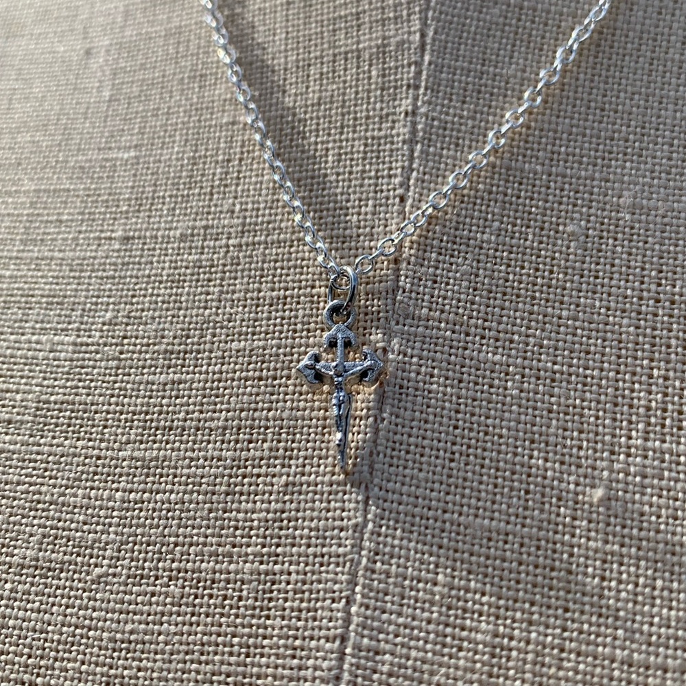 NWT Sterling Silver Plated Chain & Crucifix Alloy Metal Charm Necklace - Picture 4 of 16